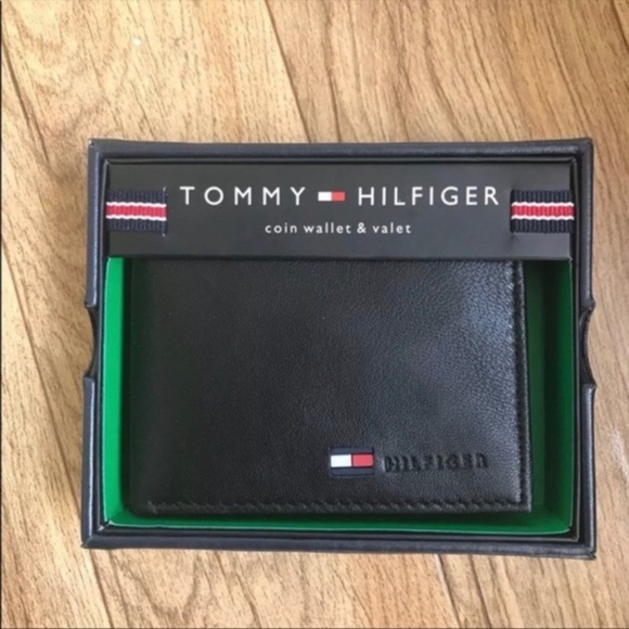 Tommy Hilfiger Other - New Tommy Hilfiger Men’s Black Leather Coin Wallet Tommy Hilfiger Other - New Tommy Hilfiger Men’s Black Leather Coin Wallet